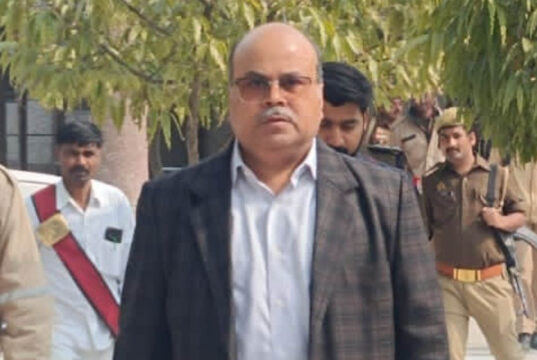 कौशांबी में भाजपा प्रत्याशी के स्ट्रांग रूम में जाने का आरोप पूरी तरह गलत- जिला निर्वाचन अधिकारी ias rajesh rai